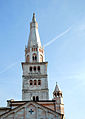 Ghirlandina, torre campanaria del Duomo di Modena.jpg
