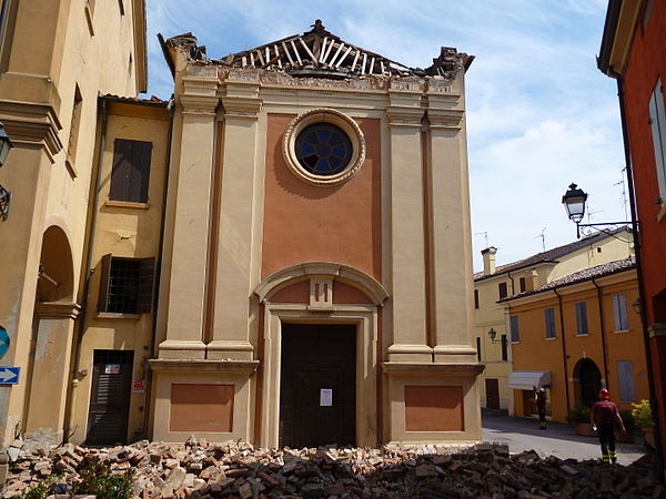 Facciata terremoto 20-05-2012, Oratorio di Santa Croce - San Felice sul Panaro.JPG
