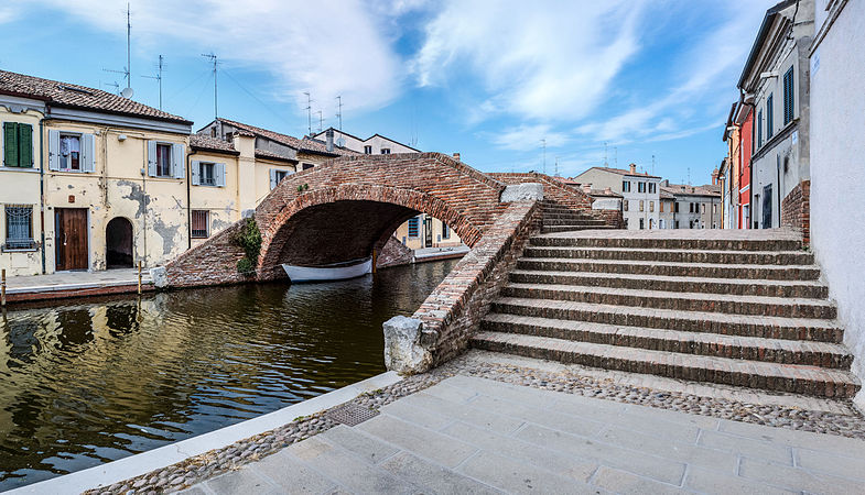 Ponte San Pietro - Comacchio.JPG