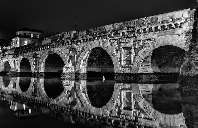 Ponte di Tiberio in Bianco e Nero.jpg