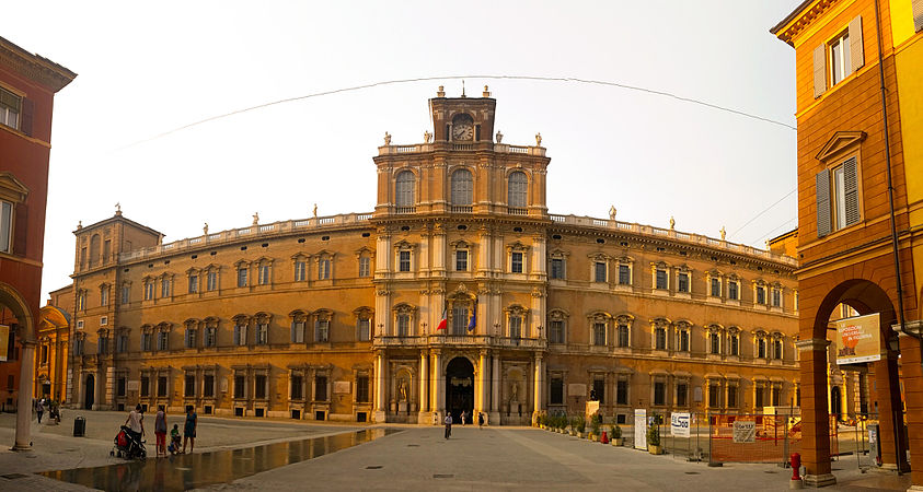 Piazza Roma - Palazzo Ducale.jpg