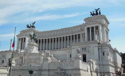 Monumento a Vittorio Emanuele II realizzato in marmo Botticino